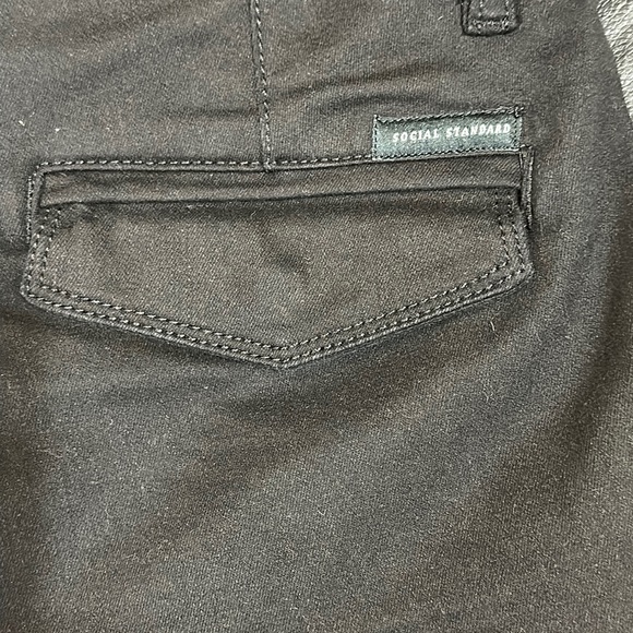 Social Standard by Sanctuary Logan Black Crop Utility Pant Zipper Ankle … - Picture 10 of 12